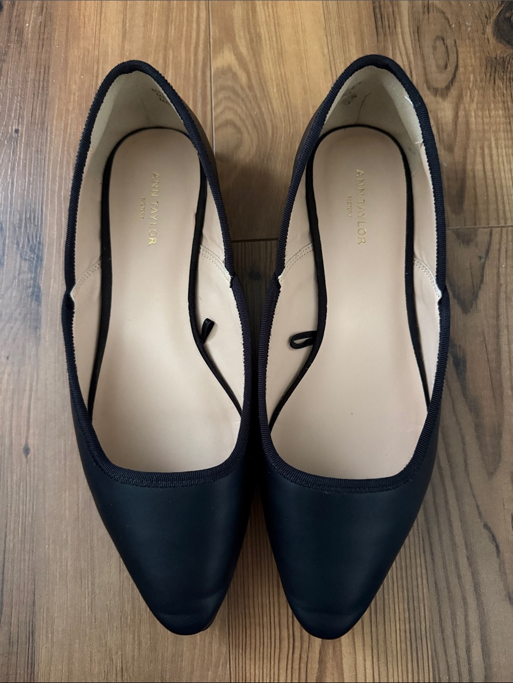 Ann Taylor Factory Black Pointed-Toe Ballet Flats